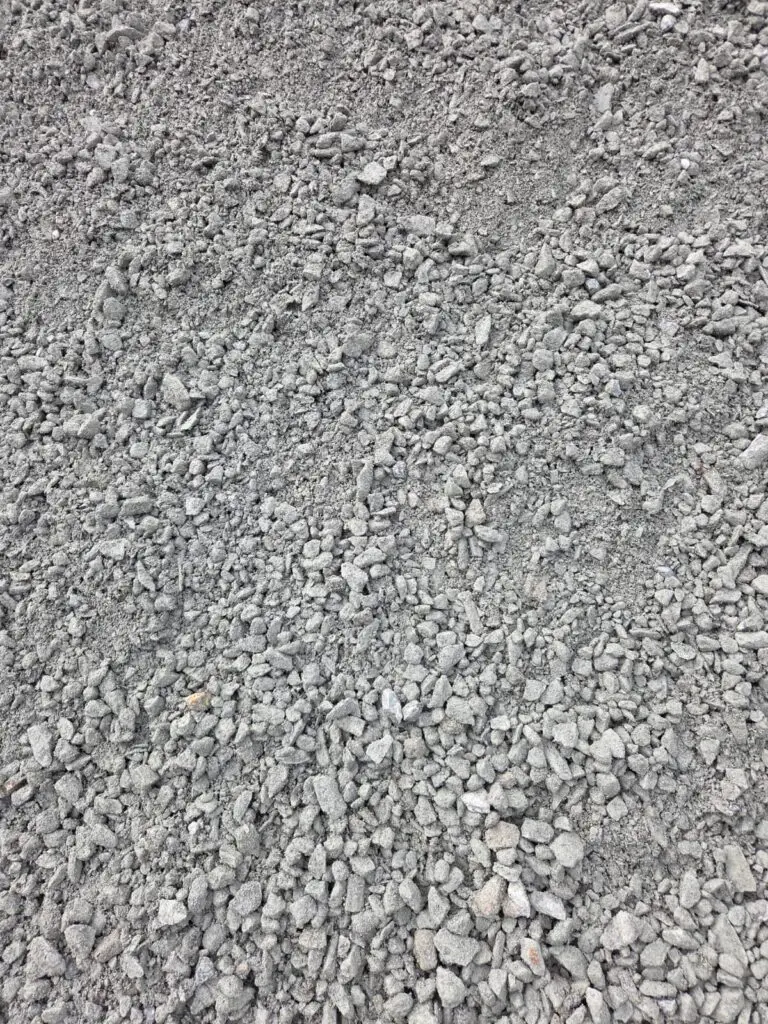 Abholung in Mitterteich. Frostschutz. Körnung: 0–32 mm.